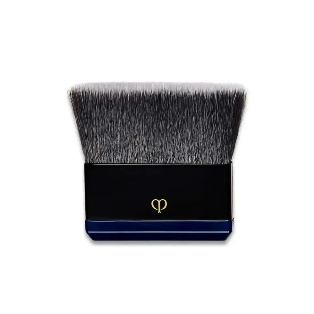 Shiseido Clé de Peau Beauté Radiant Powder Foundation Brush